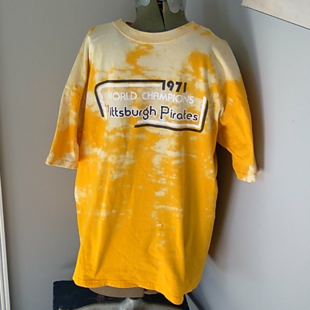 Vtg.70s Pirate world Champion t shirt L